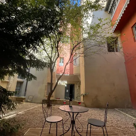 Loft Atypique - Climatise - Hyper Centre - Calme - Petite Terrasse Appartamento *
