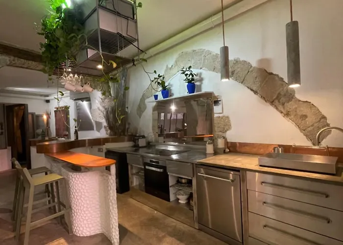 Loft Atypique - Climatise - Hyper Centre - Calme - Petite Terrasse דירה *