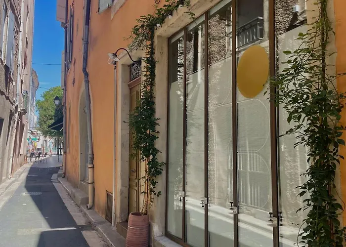 דירה Loft Atypique - Climatise - Hyper Centre - Calme - Petite Terrasse בזייה