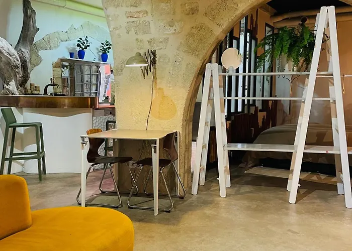 Loft Atypique - Climatise - Hyper Centre - Calme - Petite Terrasse בזייה